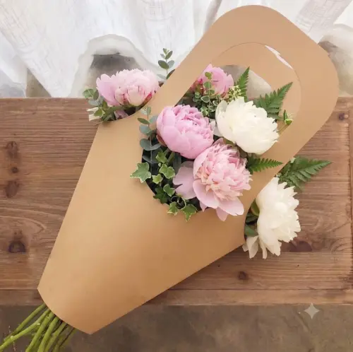 Basket-Style Bouquet Bag